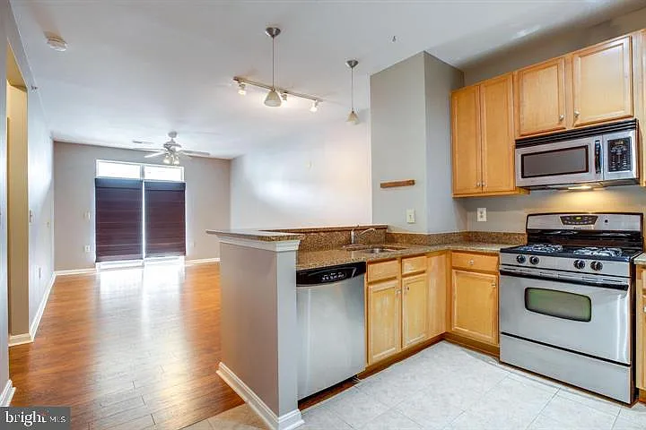 2665 Prosperity Ave #403 — Photo 18