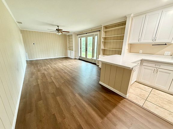 5th image of 3325 McMillan Dr