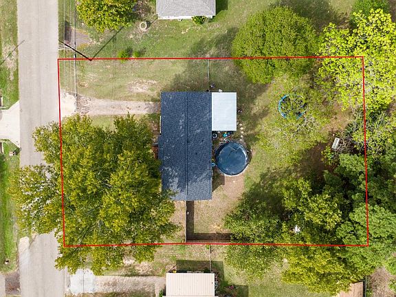 2nd image of 1100 Willow Springs Dr