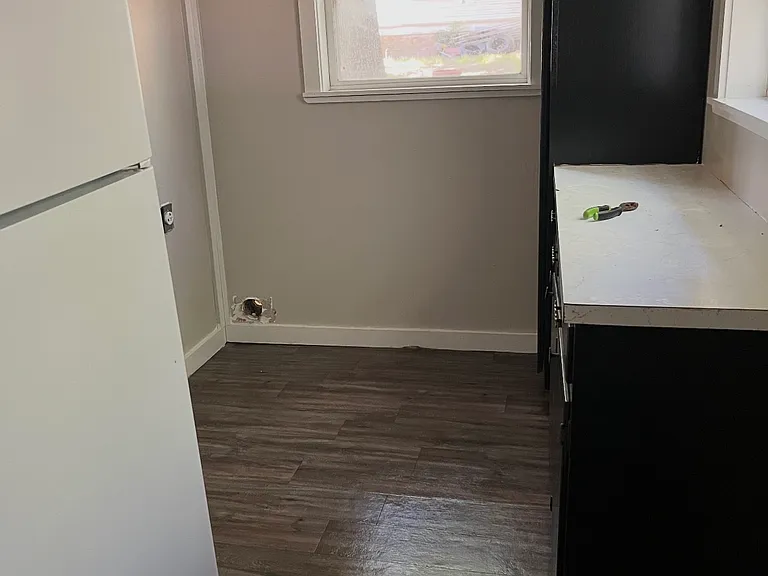 408 S 5th St — Photo 11