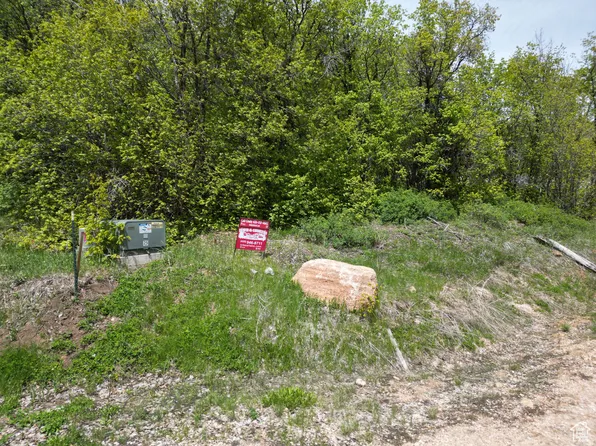 980 W Broad Hollow Cir, Garden City, UT 84028