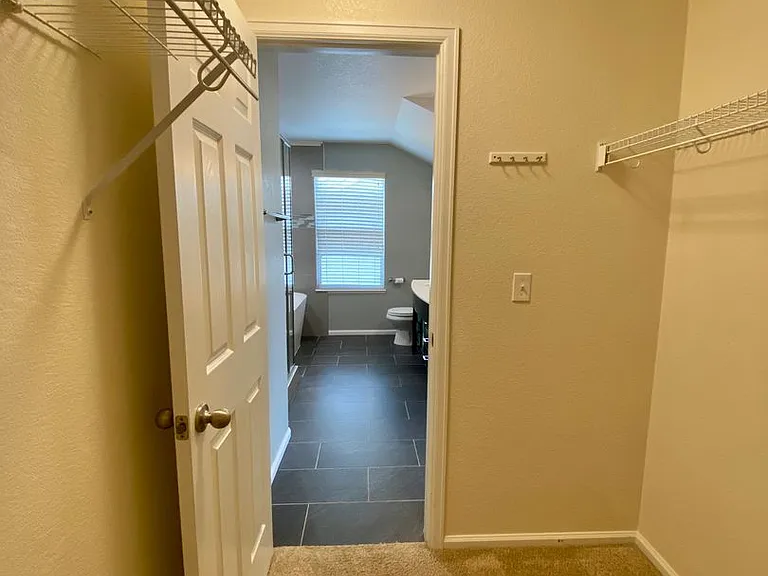 7605 Dobbs Dr — Photo 19