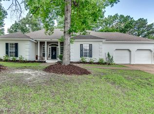 221 Boxwood Cir, Brandon, MS