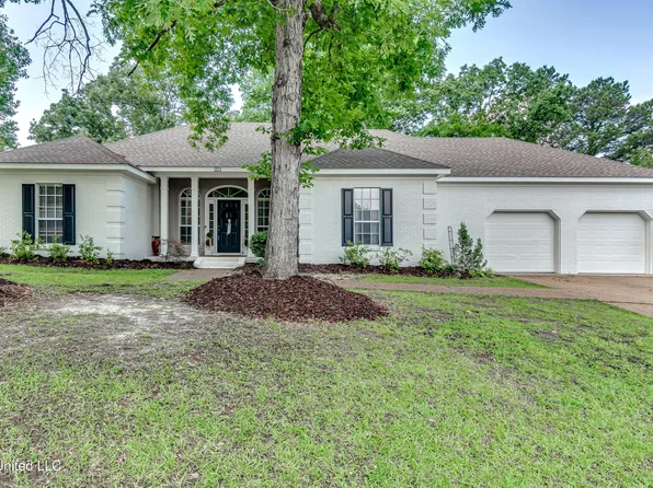 221 Boxwood Cir, Brandon, MS 39047