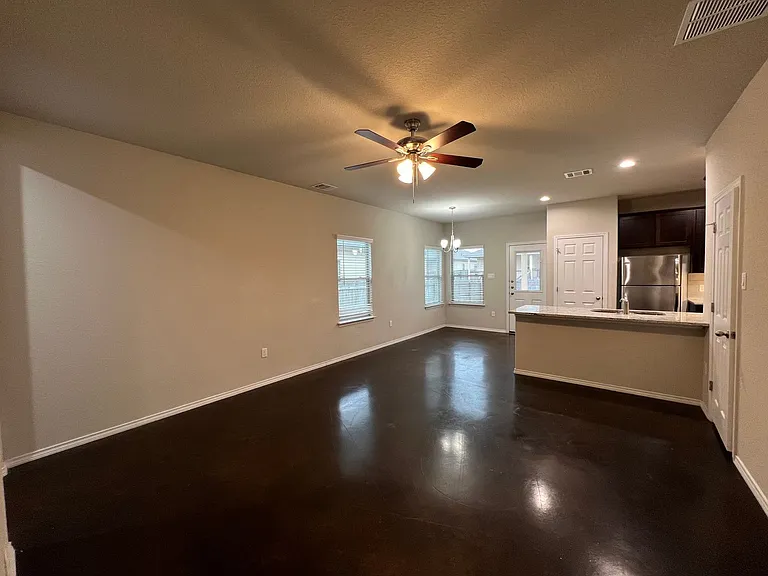 1516 Lucille St — Photo 21