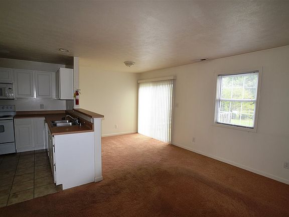 4th image of 2815 S Walnut Street Pike #25