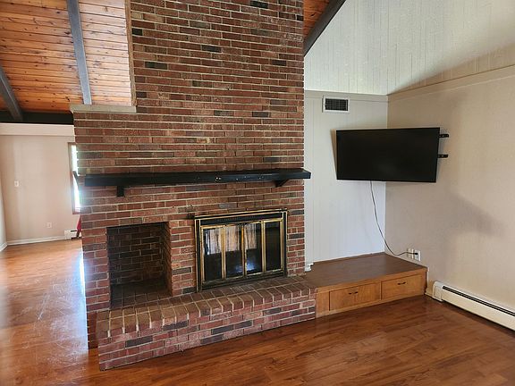 4th image of 4726 Locksley Dr E