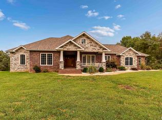 8641 Day Rd, Carbondale, IL 62902