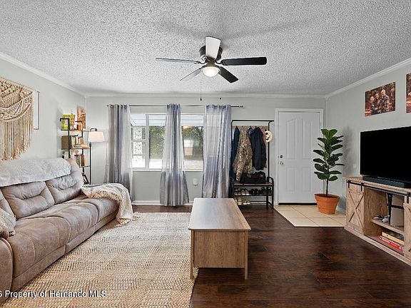 2nd image of 33127 Hilda Rd