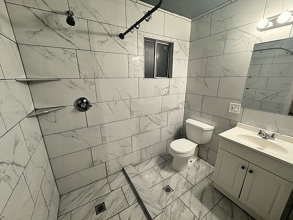 2nd image of 1314 D St APT 3
