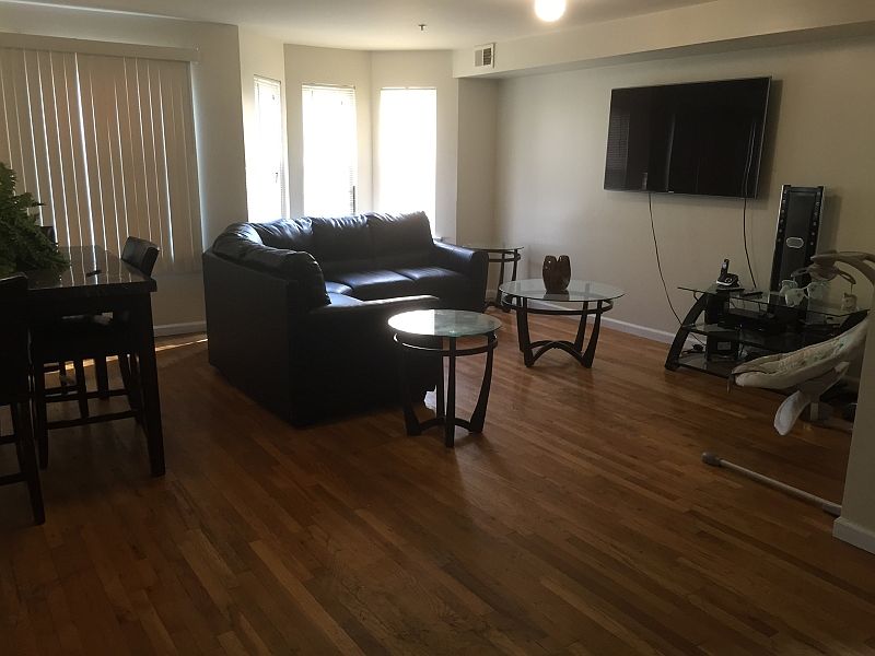 2nd image of 451-453 Hawthorne Ave
