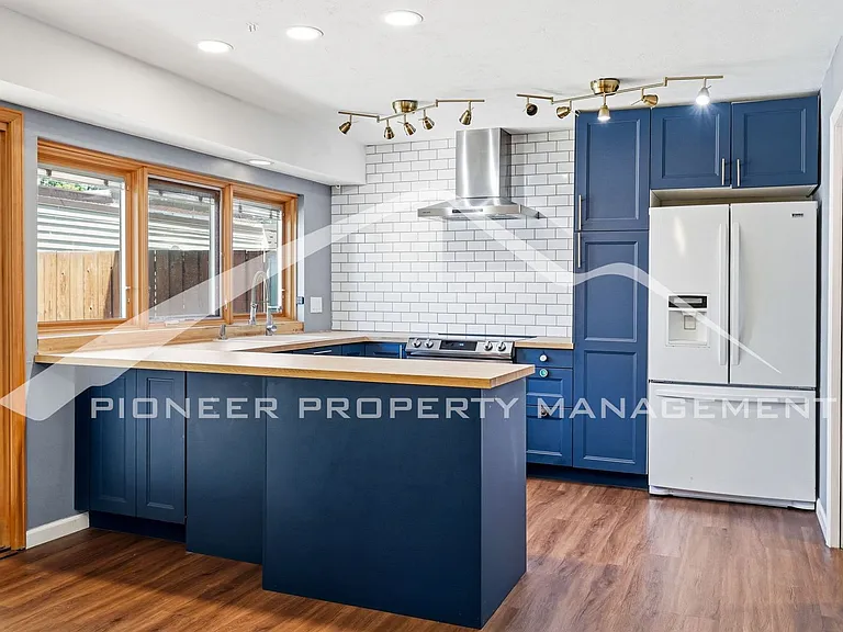 655 S Xenon Ct — Photo 7