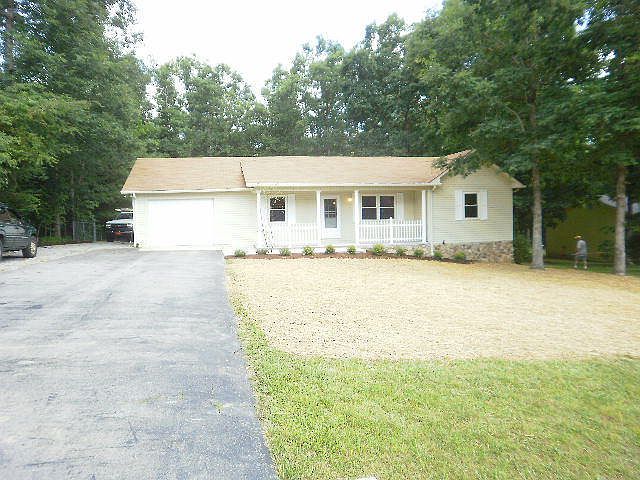 1st image of 410 Mockingbird Dr