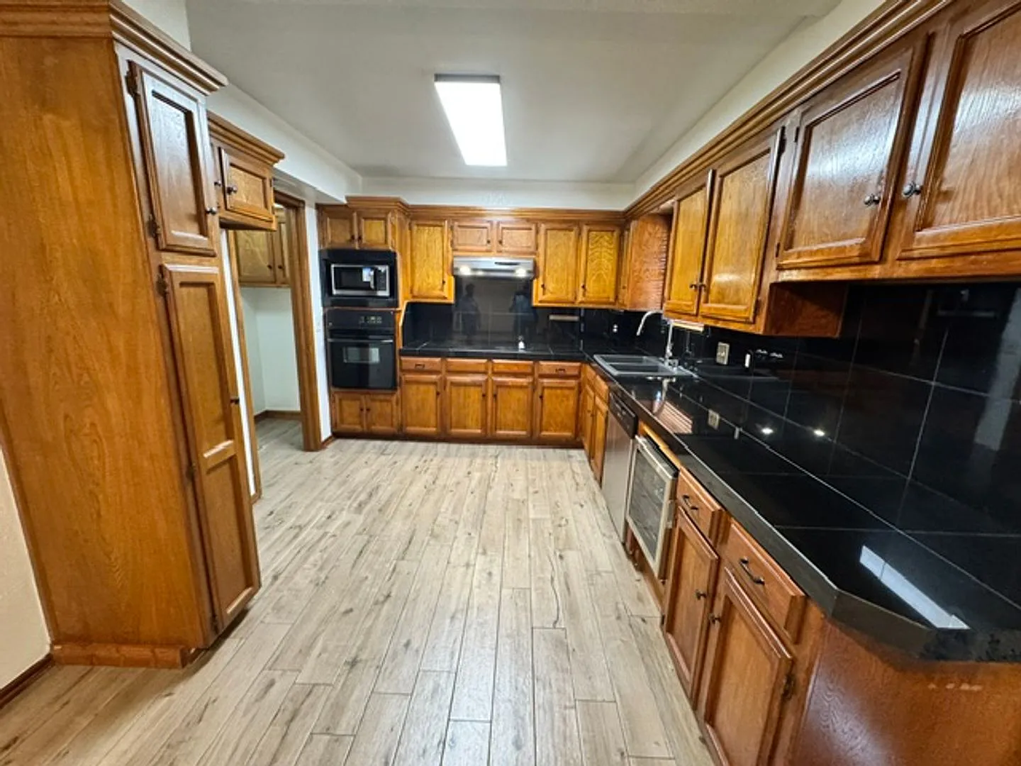 3 bed 2 bath home ready for move in, South Oklahoma City, Moore Schools! — Photo 3