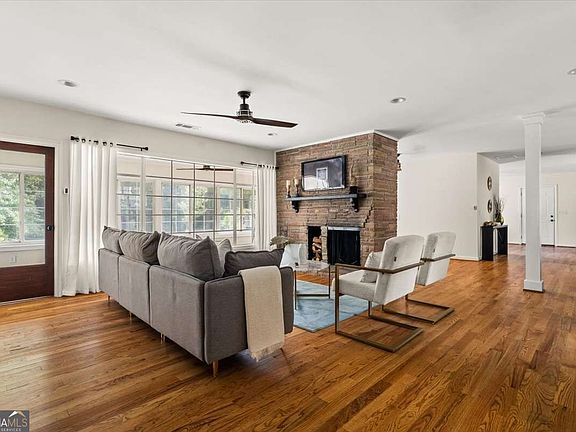4th image of 2410 Rugby Ave