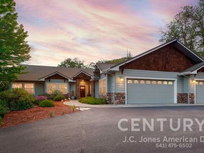 1858 NW Sunview Pl, Grants Pass, OR, 97526