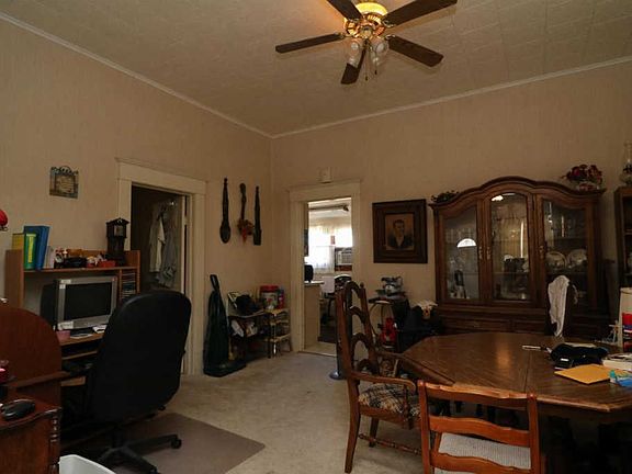 5th image of 812 W 2nd St