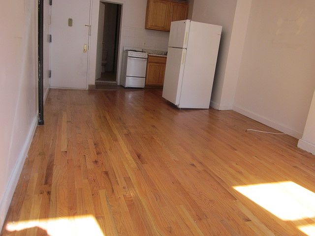 2nd image of 230 E 2nd St #Cc3