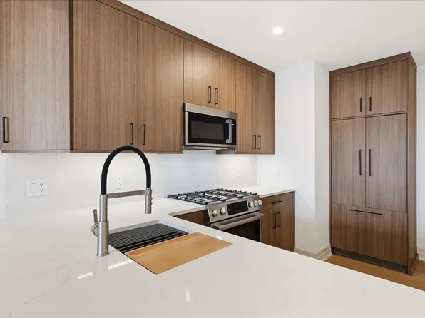 921 Madison Street image 2 of 22