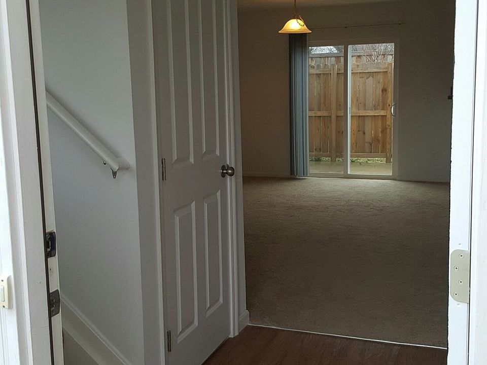 1st image of 276 Flint Rock Dr