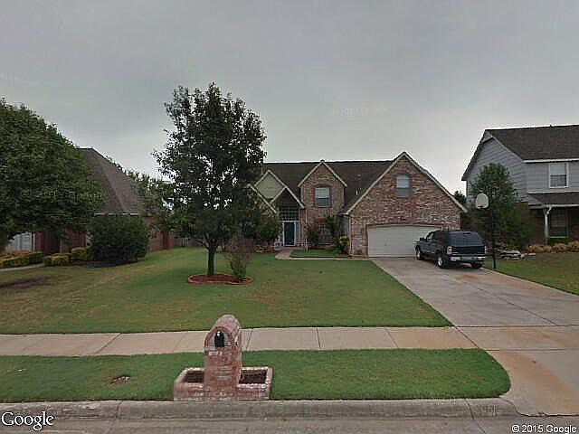 1st image of 1105 S Willow Ave