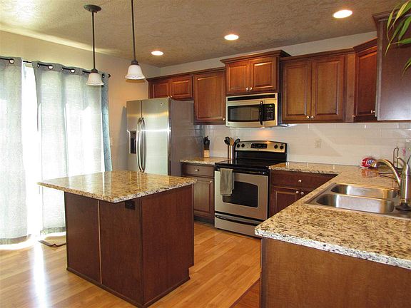 5th image of 7558 Baron Ln