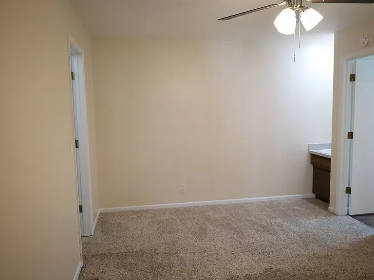 12820 S Arapaho Dr — Photo 11