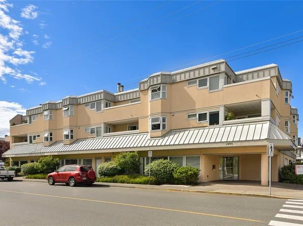 2490 Bevan Ave #301, Sidney, BC V8L 5C6