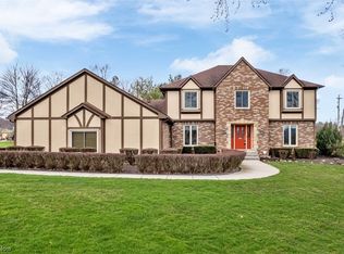 16 Brookside Blvd, Hinckley, OH 44233