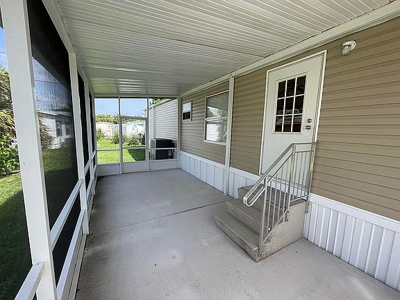 5th image of 120 Papaya Dr