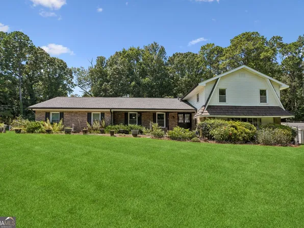 212 Simpson Dr NE, Kennesaw, GA 30144