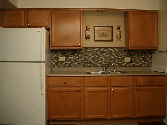 4th image of 1320B Lore Ln APT 213