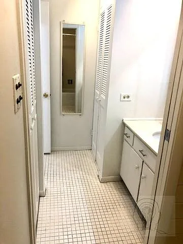 4334 N Clarendon Ave #101 — Photo 9