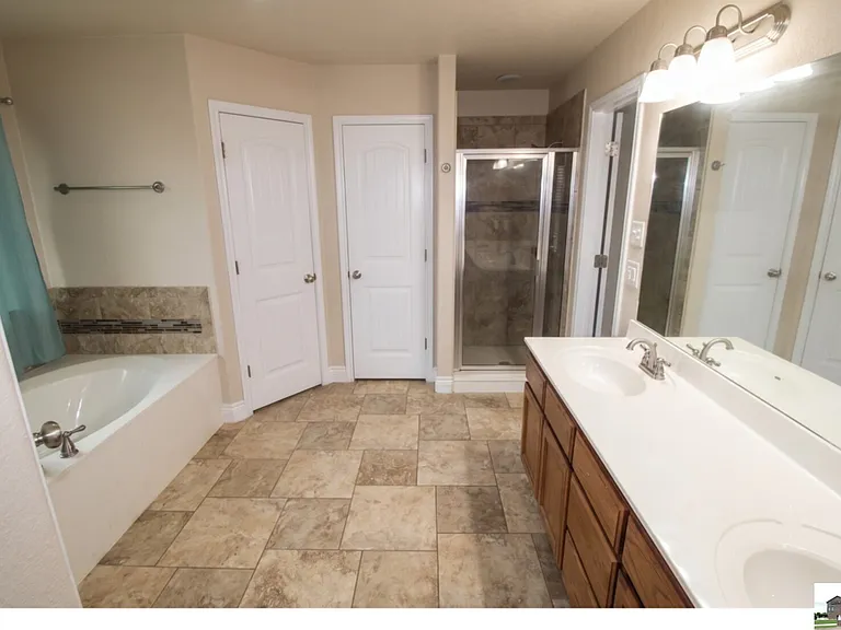 1128 Pheasant Cir — Photo 13