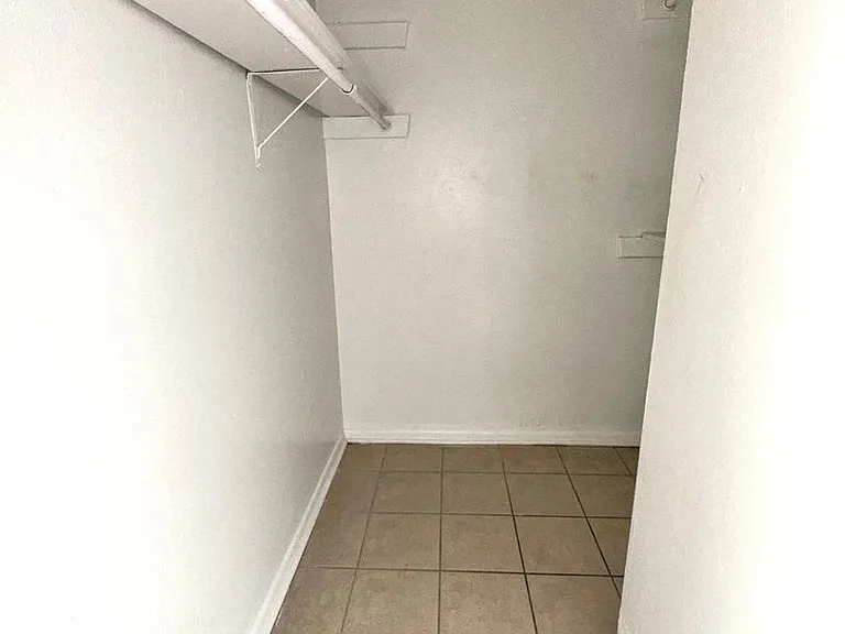 Eastgate Apartments — Photo 5