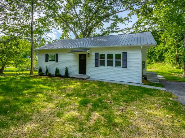 308 Lakeview Dr, Rossville, GA 30741