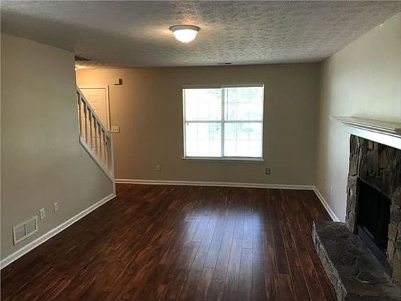 2nd image of 4325 Willow Springs Dr