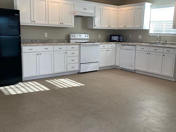 2nd image of 918 Brady St #6
