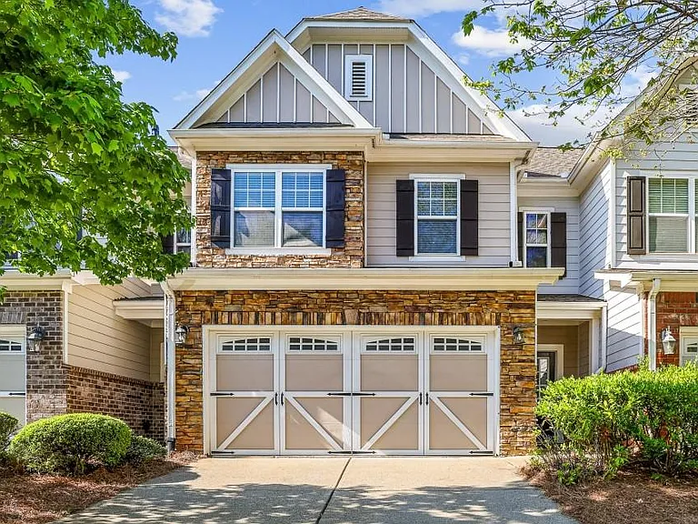 2872 Cross Creek Dr — Photo 1