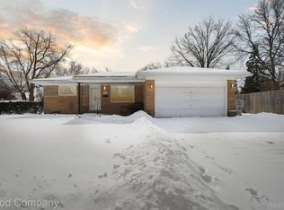 1560 E Otis Ave, Hazel Park, MI