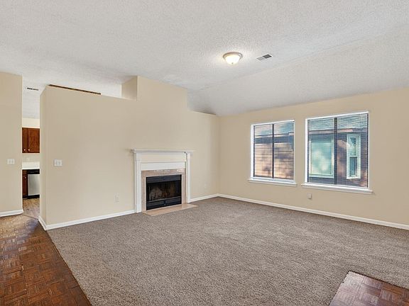 5th image of 152 Westport Dr