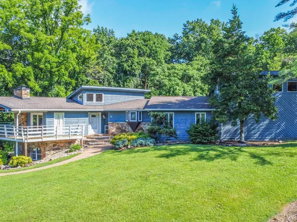111 Rogers Ln, La Follette, TN 37766