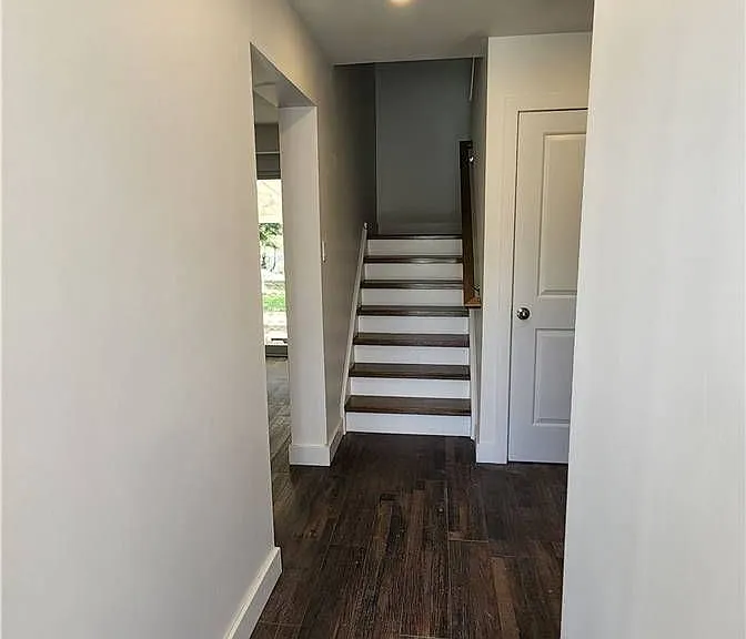 107 Crittenden Sq — Photo 8