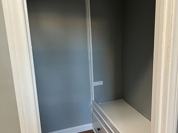 3rd image of 601 N Rossmore Ave APT 401