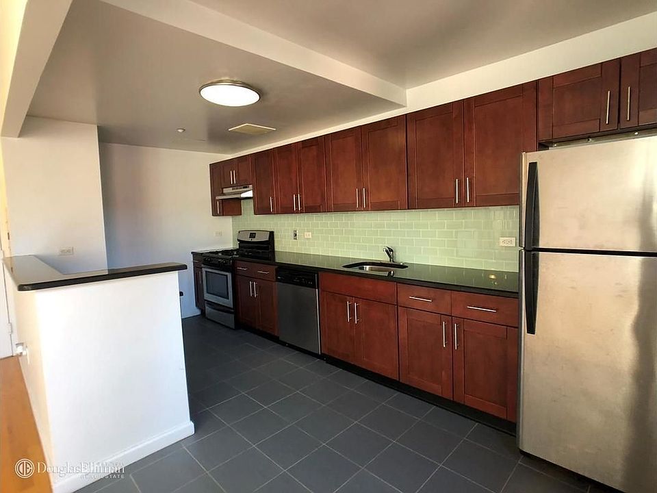 2nd image of 700 W 192nd St APT 601