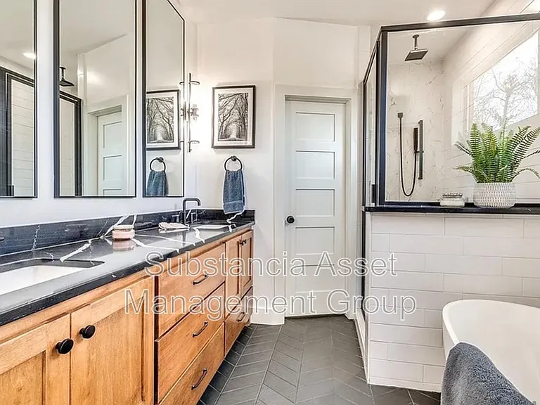 4020 N Military Ave — Photo 10