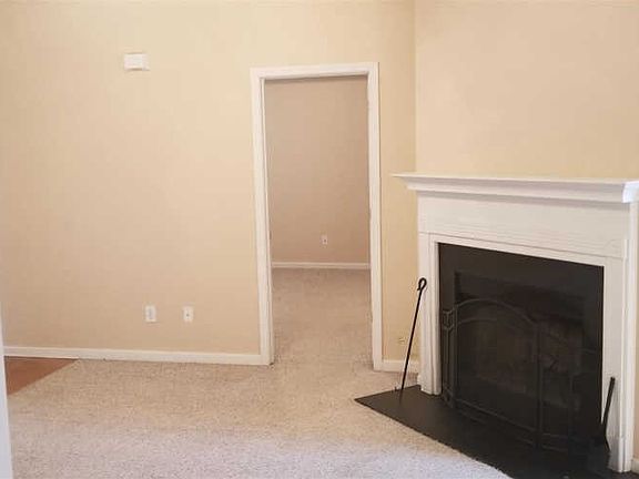 3rd image of 3 Huntington Dr