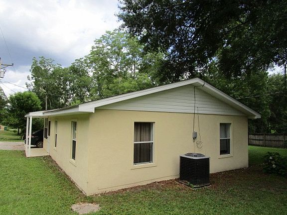 2nd image of 20897 NE Magnolia St
