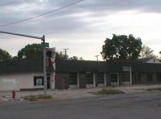 608 W 4th St, Sterling, IL 61081
