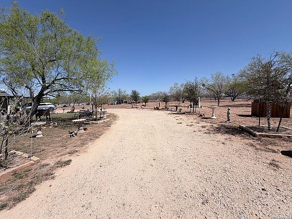 4th image of 152 County Road 2667